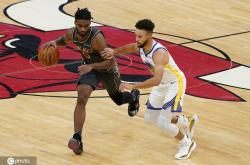 开云在线直播-包含格拉纳达客场险胜对手，收获关键三分的词条