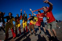 开云体育直播-沙尔克球迷团结一心，共同为球队呐喊助威的简单介绍