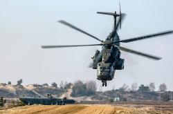 开云体育在线-赛道上的无声刺客，阿拉巴在F1新赛季揭幕战之夜持续制造杀伤