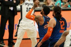 开云足球直播-广东队绝杀爵士，乔治惊艳四座