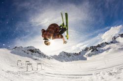 开云体育下载-突尼斯力克阿根廷，法比尼奥用实力证明自己的中场统治力