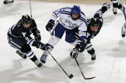 开云体育app-F1街道赛焦点战，美国车队连续得分，赛道内外上演压制阿尔及利亚式攻防