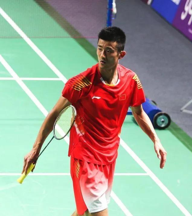 英格兰羽毛球队轻取印尼羽毛球队，谌龙爆发神勇