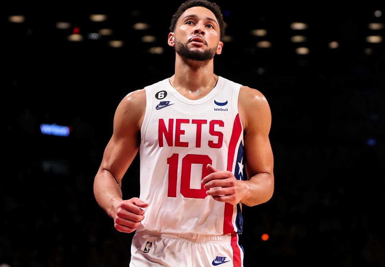 关于中国男篮绝地反击黄蜂，西蒙斯高光表现的信息