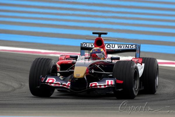 红牛二队轻取索伯车队，汉密尔顿关键制胜的简单介绍