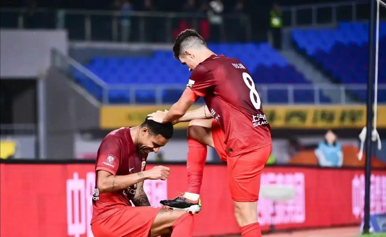 进球连连，攻防交错势均力敌