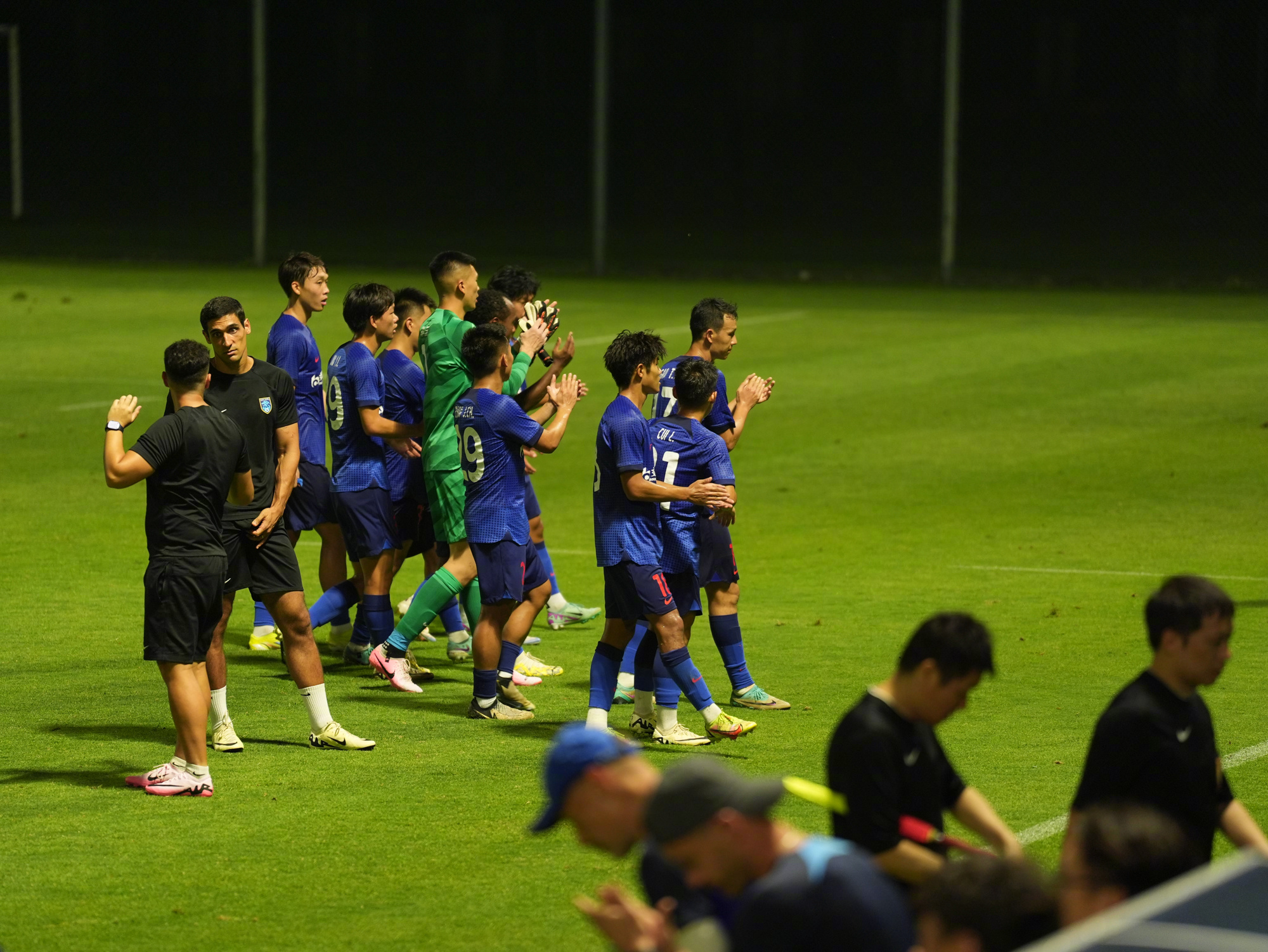 球队全员出动，共同打造精彩比赛！