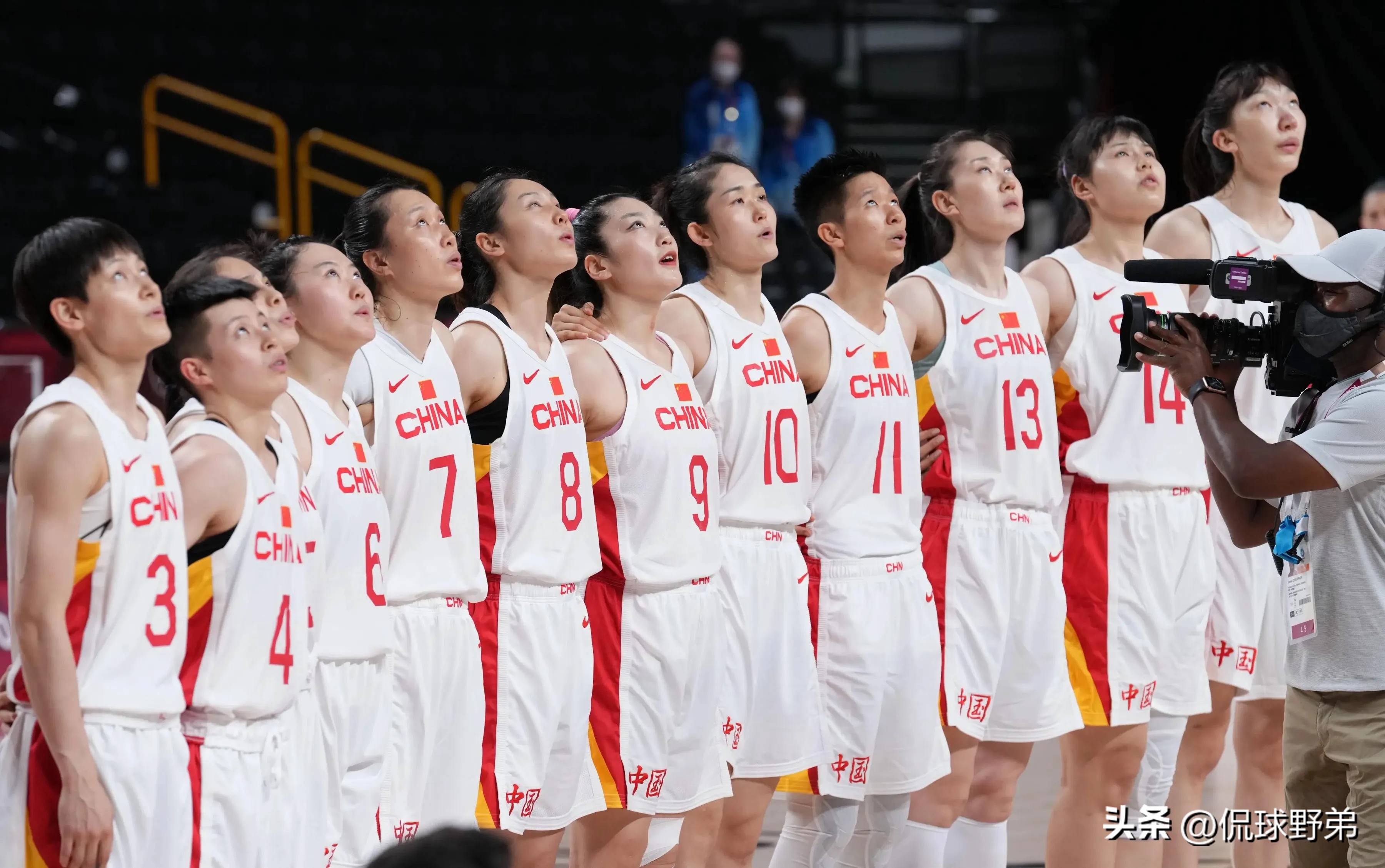 山东女篮凭借团队合作，取得胜利