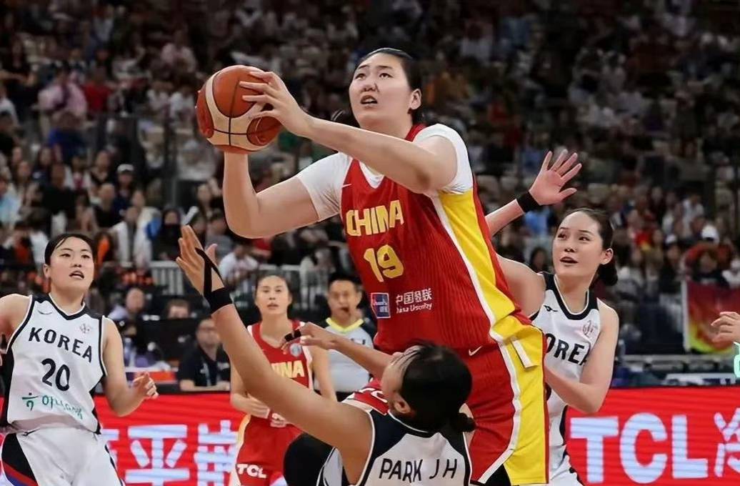 山东女篮凭借团队合作，取得胜利