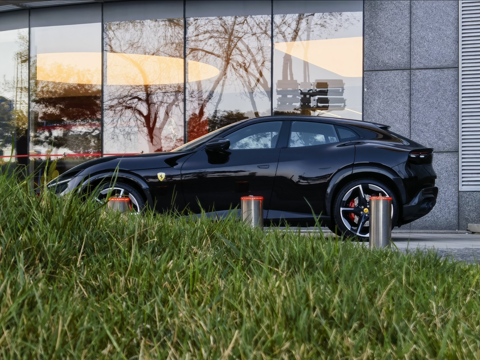 包含威廉姆斯绝杀迈凯伦，汉密尔顿惊艳四座的词条