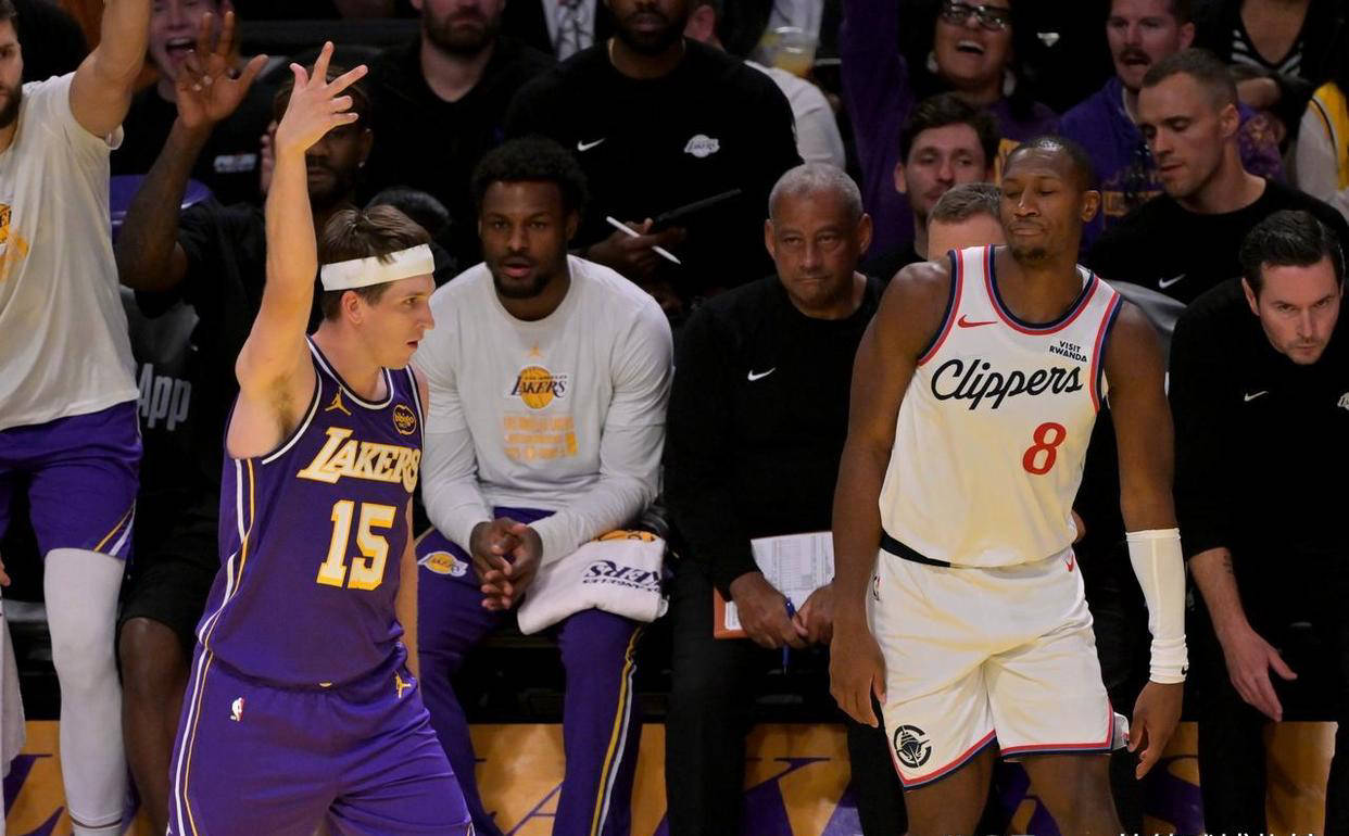 法国男篮碾压西班牙男篮，麦科勒姆制霸全场