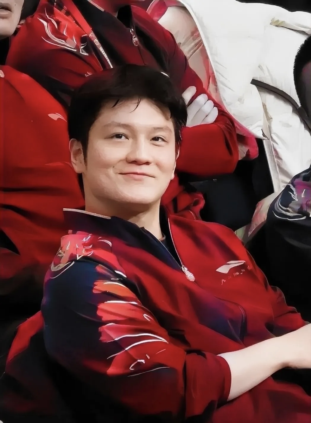 包含中国乒乓球队血洗波兰乒乓球队，樊振东三分雨点燃全场的词条