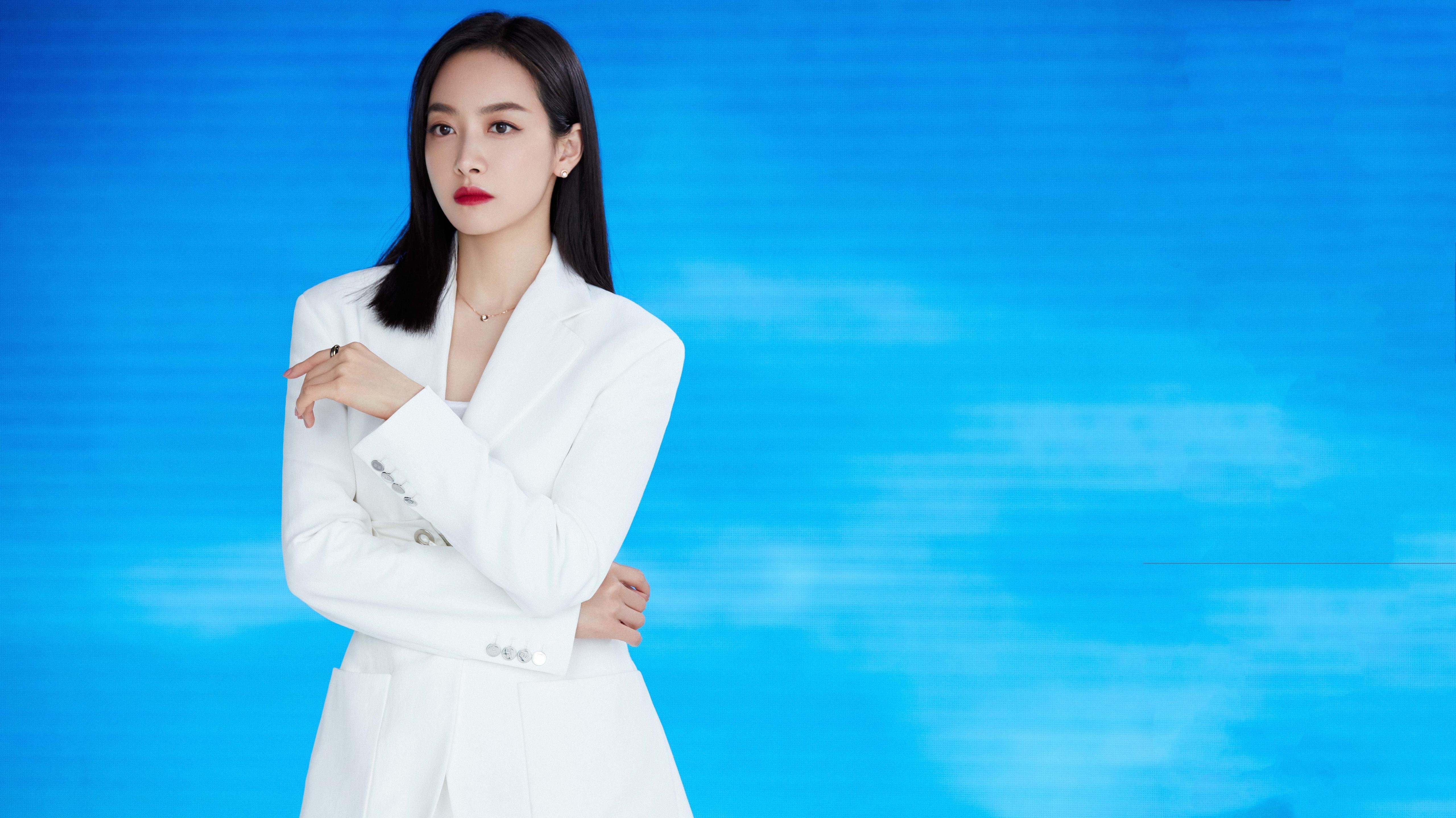 当冷门与传奇相遇，塞内加尔的震撼与穆勒的德比宣言