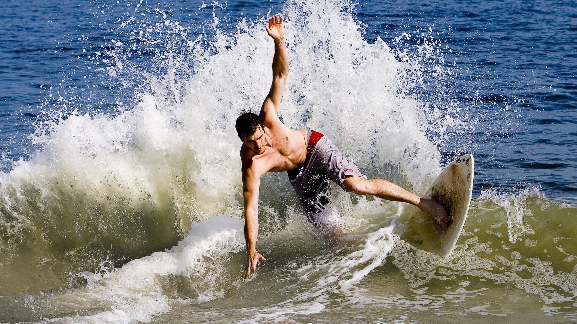 当公牛的铁蹄踏碎鹰翼，克莱式接管如何在欧冠半决赛重定义压制